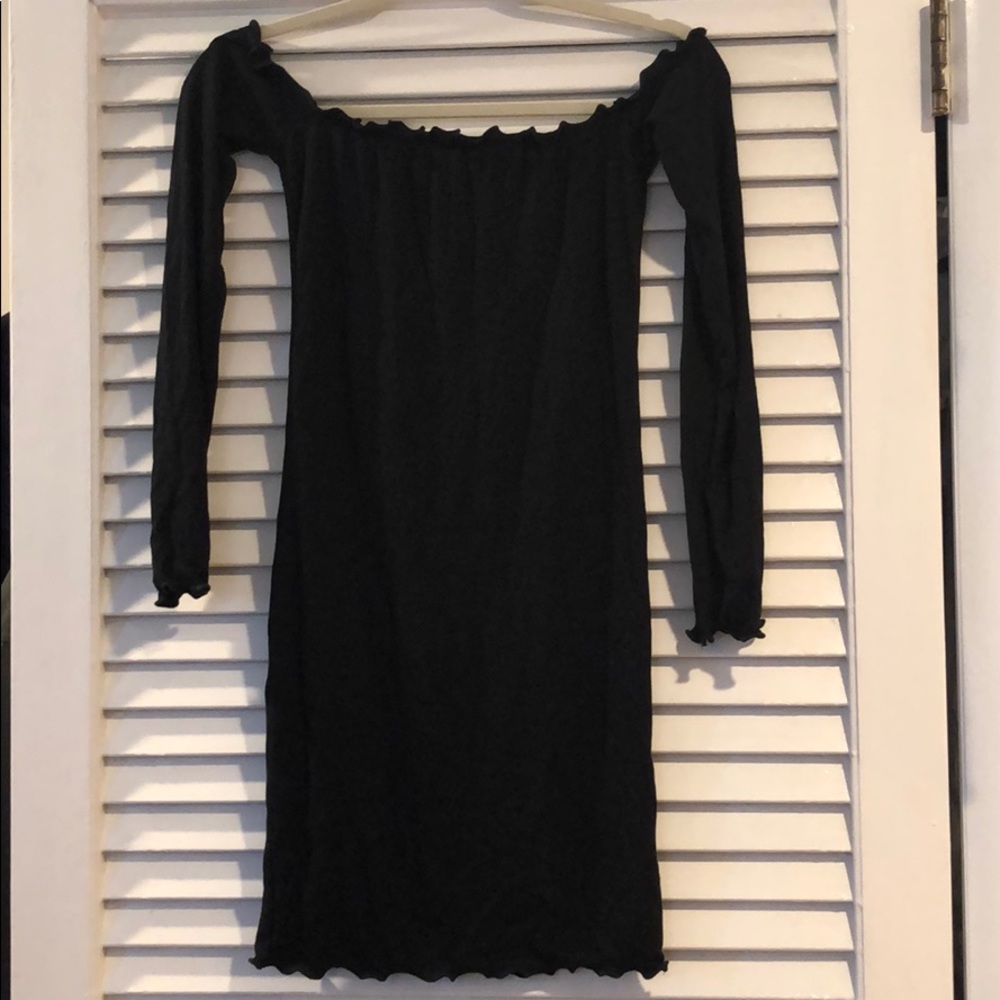Off shoulder stretch mini dress